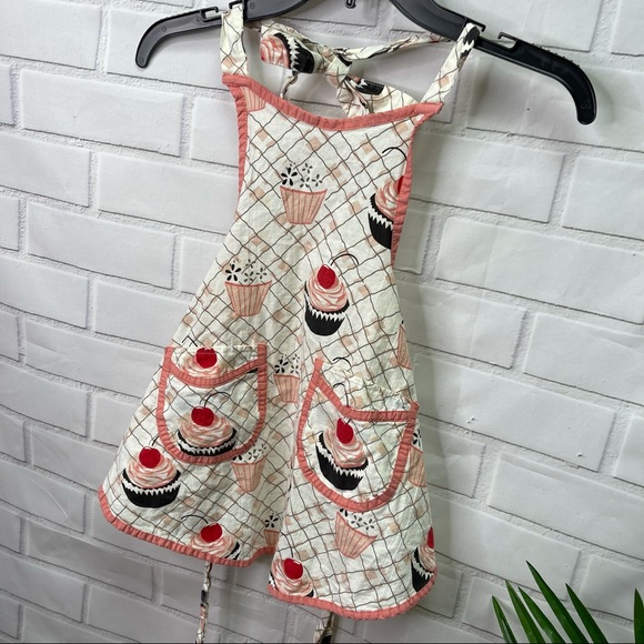 jessie steele Other - Jessie Steele Cherry Cupcake Apron